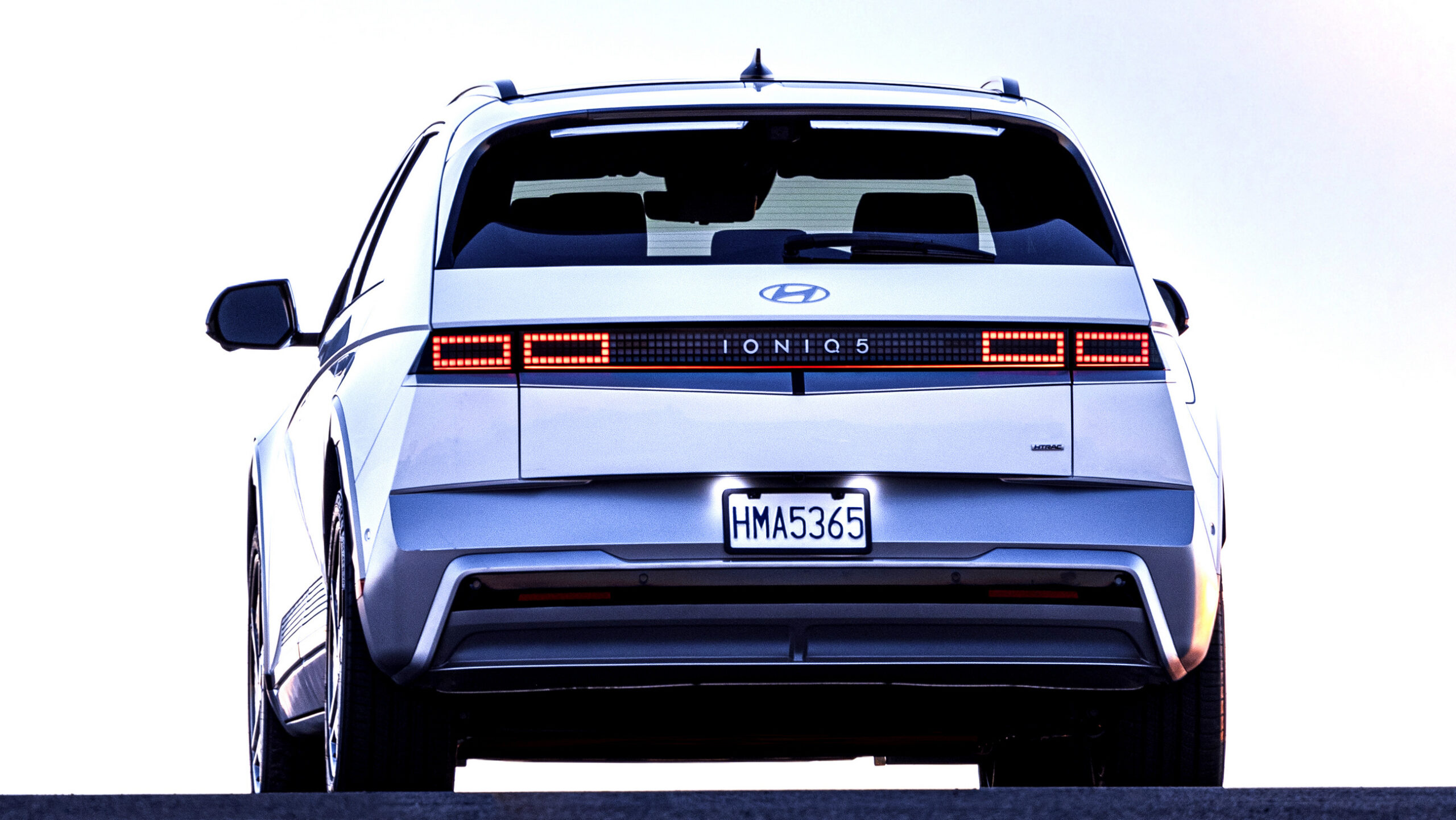 現代與 Kia 召回共 14 輛電動車，要求車主停放於戶外