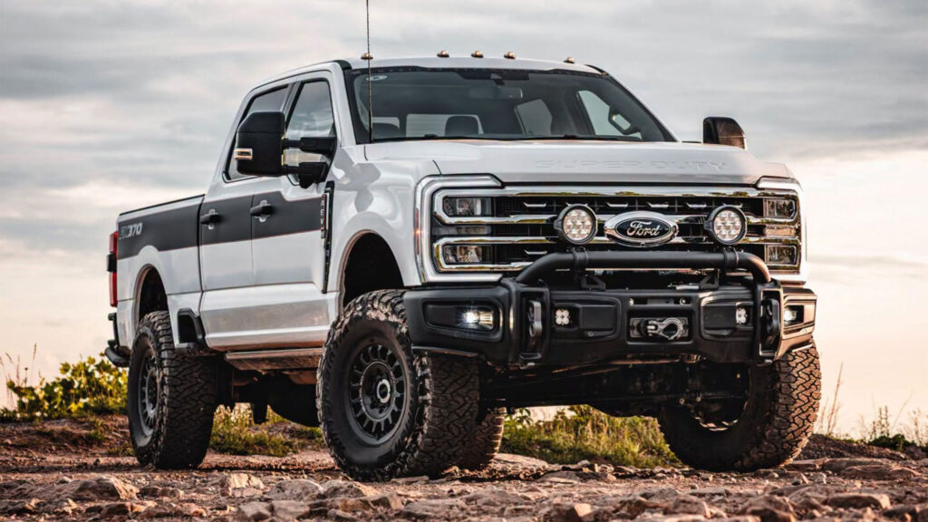  Ford Won&rsquo;t Build An F-250 Raptor, But You Can Fake One For $20,000