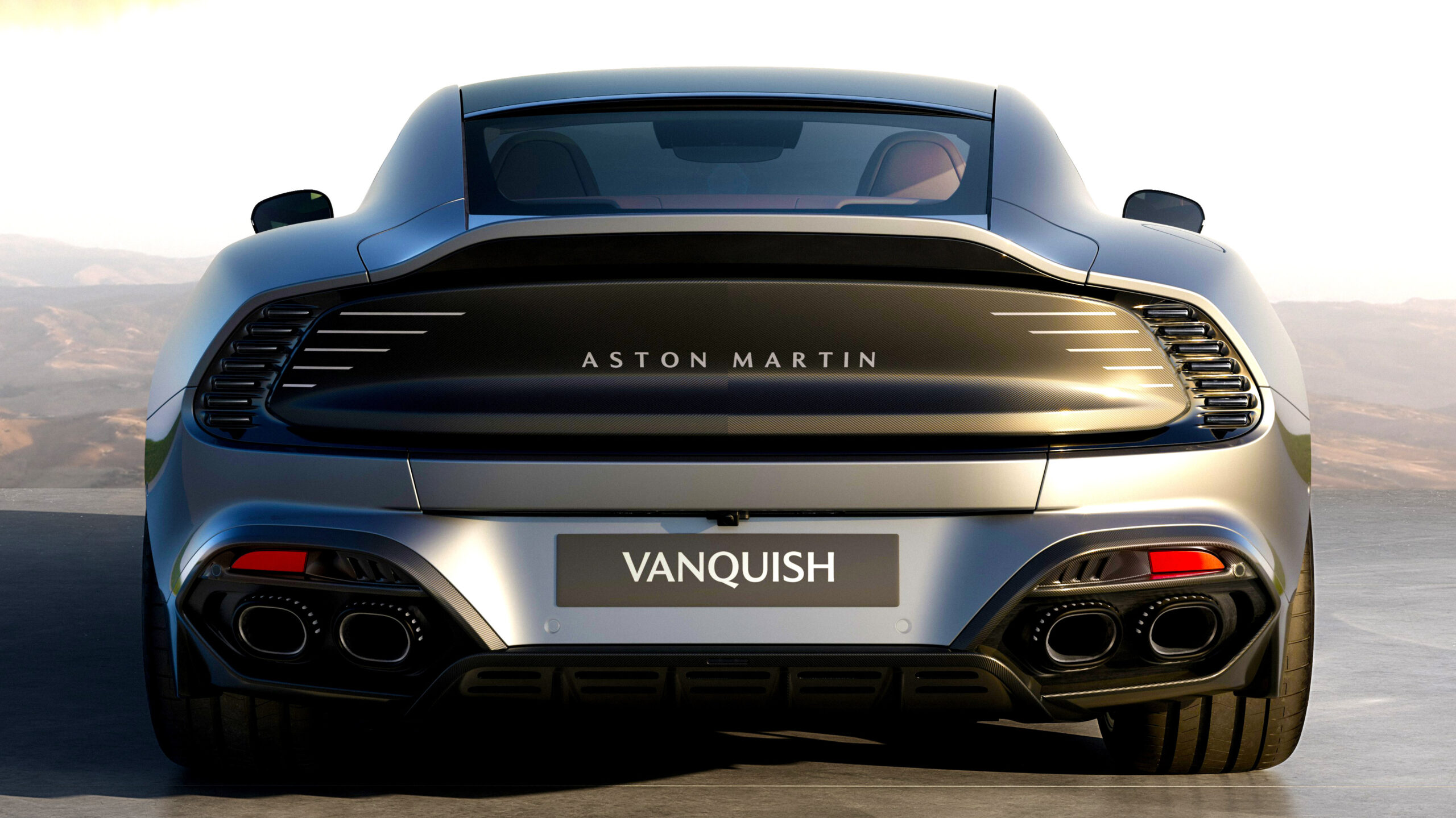 Aston Martin 推出限量 50 輛 V12 Vanquish 25 週年紀念版