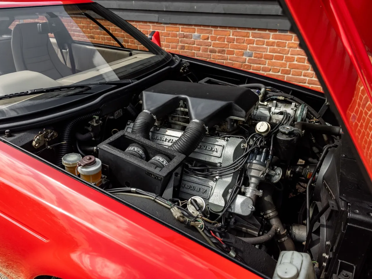 Aston Martin Vantage Zagato Classic - 6