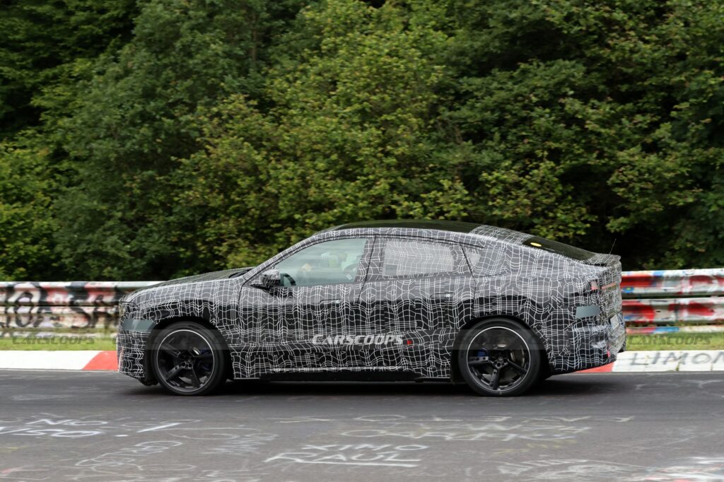  BMW&rsquo;s New iX4 Trades The iX3&rsquo;s Boxy Roof For A Coupe Cut