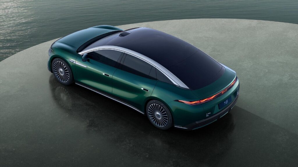  It Takes A 1,600-Pound Battery To Move A BYD Sedan Longer Than An S-Class