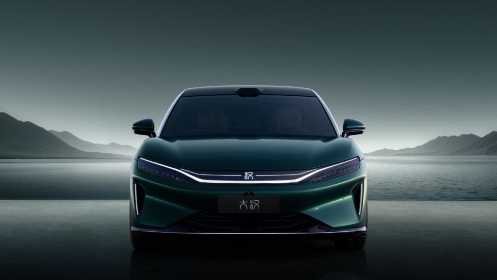  It Takes A 1,600-Pound Battery To Move A BYD Sedan Longer Than An S-Class