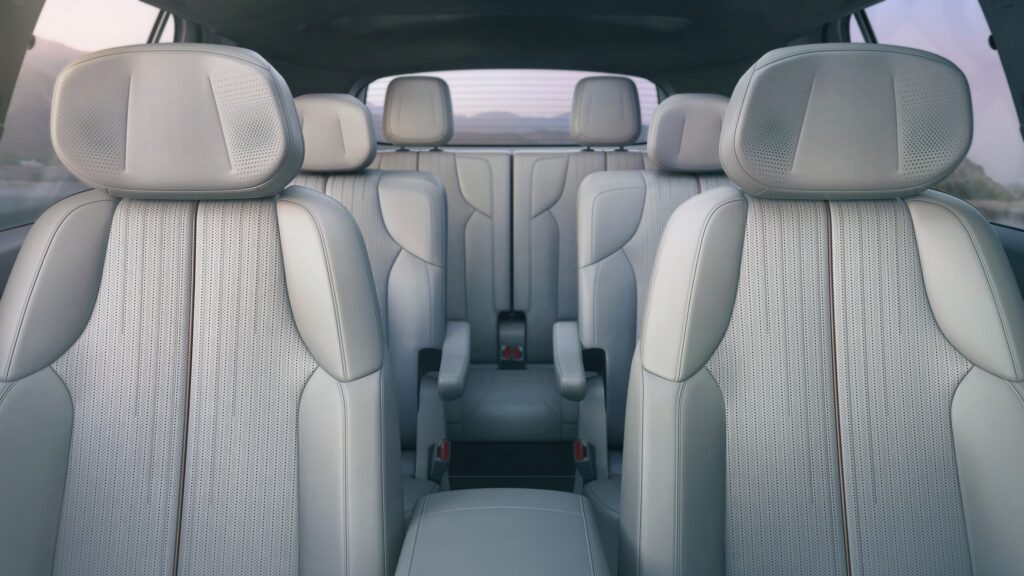  GM Halts Vistiq Shipments Over 3rd-Row Seats That Can Trap A Child