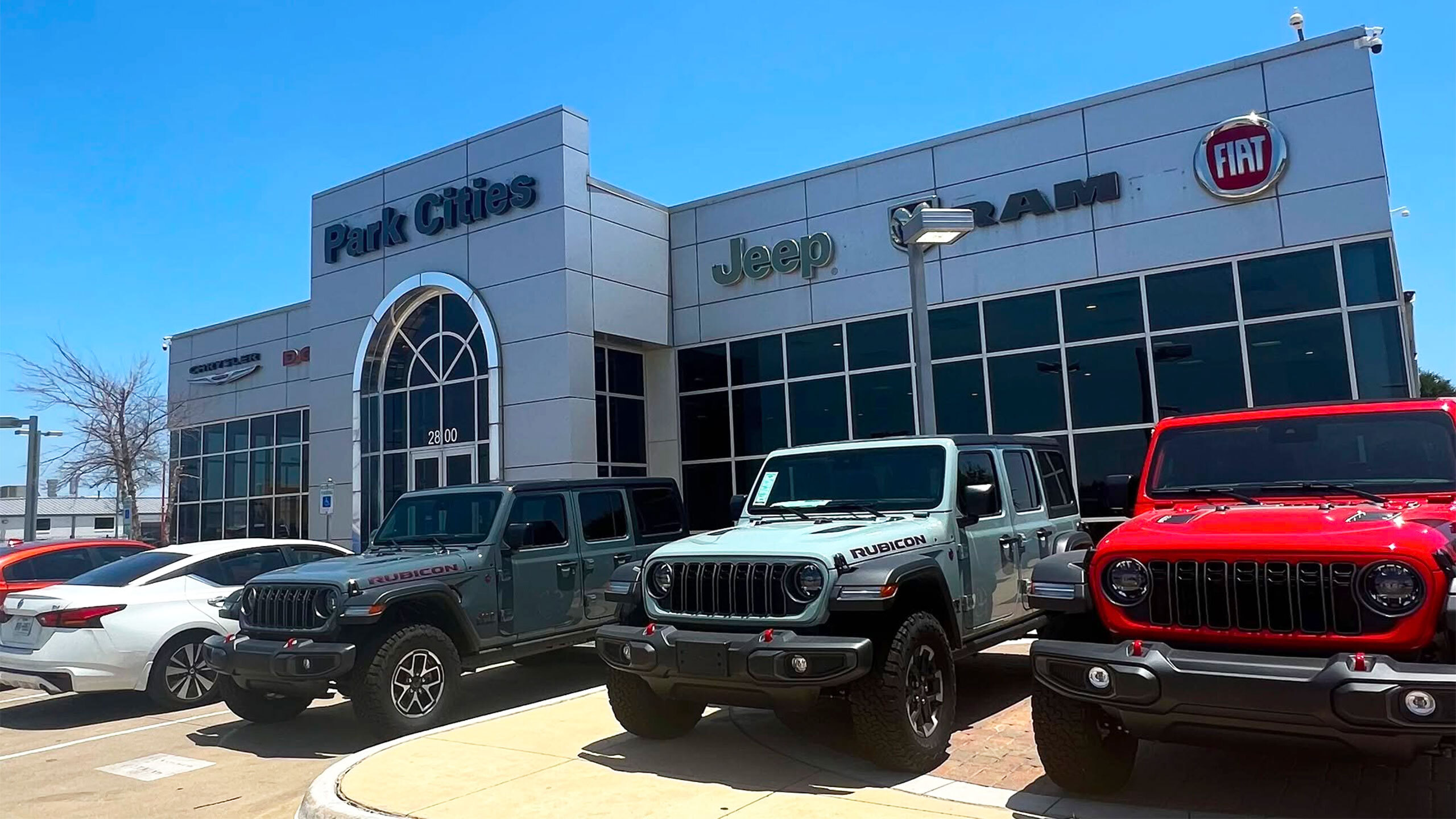 Carvana Rebuilt A Stellantis Dealership For Buyers Who Hate Salespeople