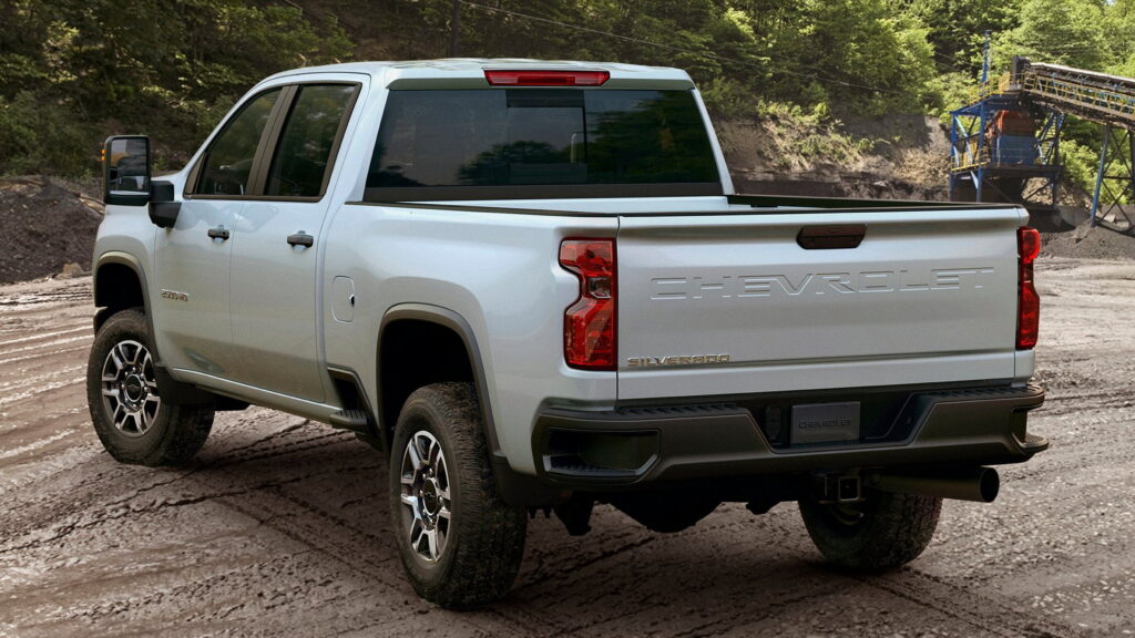  A Leaky Window Cost A GMC Sierra Owner $1,000, Now He&rsquo;s Suing GM