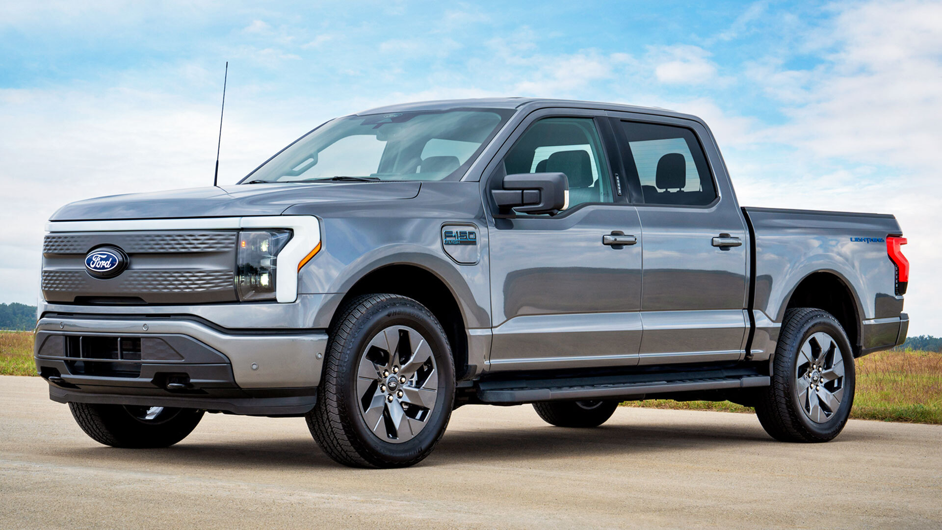 Ford F-150 Lightning 庫存近售罄，現有高達 2 萬美元折扣