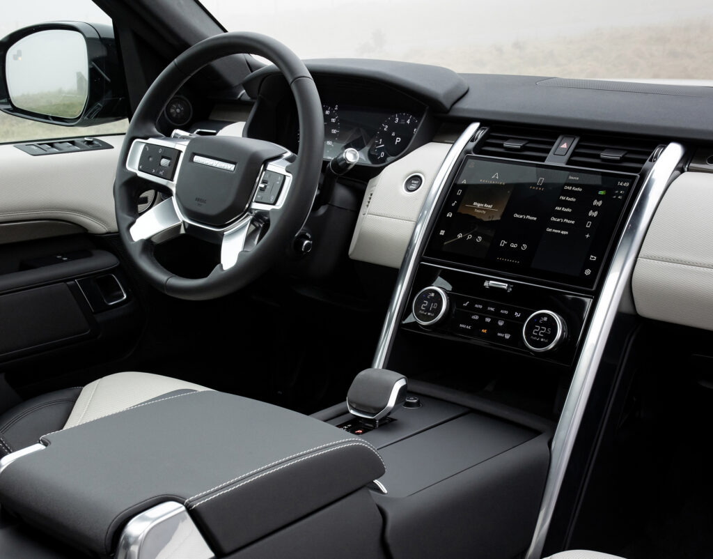  Water Keeps Wrecking Discovery&rsquo;s Camera, So Land Rover Is Reaching For A Drill