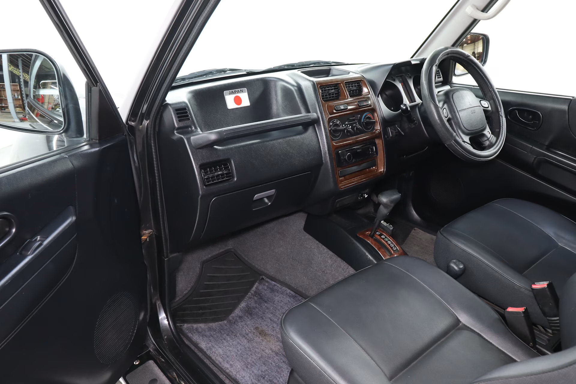 Mitsubishi Pajero Jr Flying Pug - 14_result