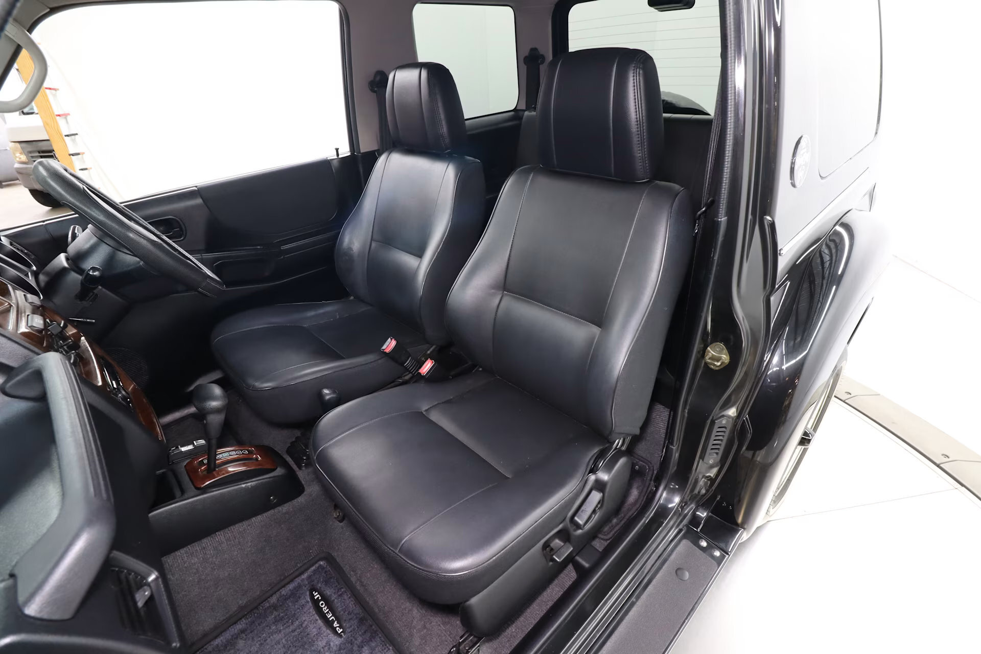Mitsubishi Pajero Jr Flying Pug - 15_result