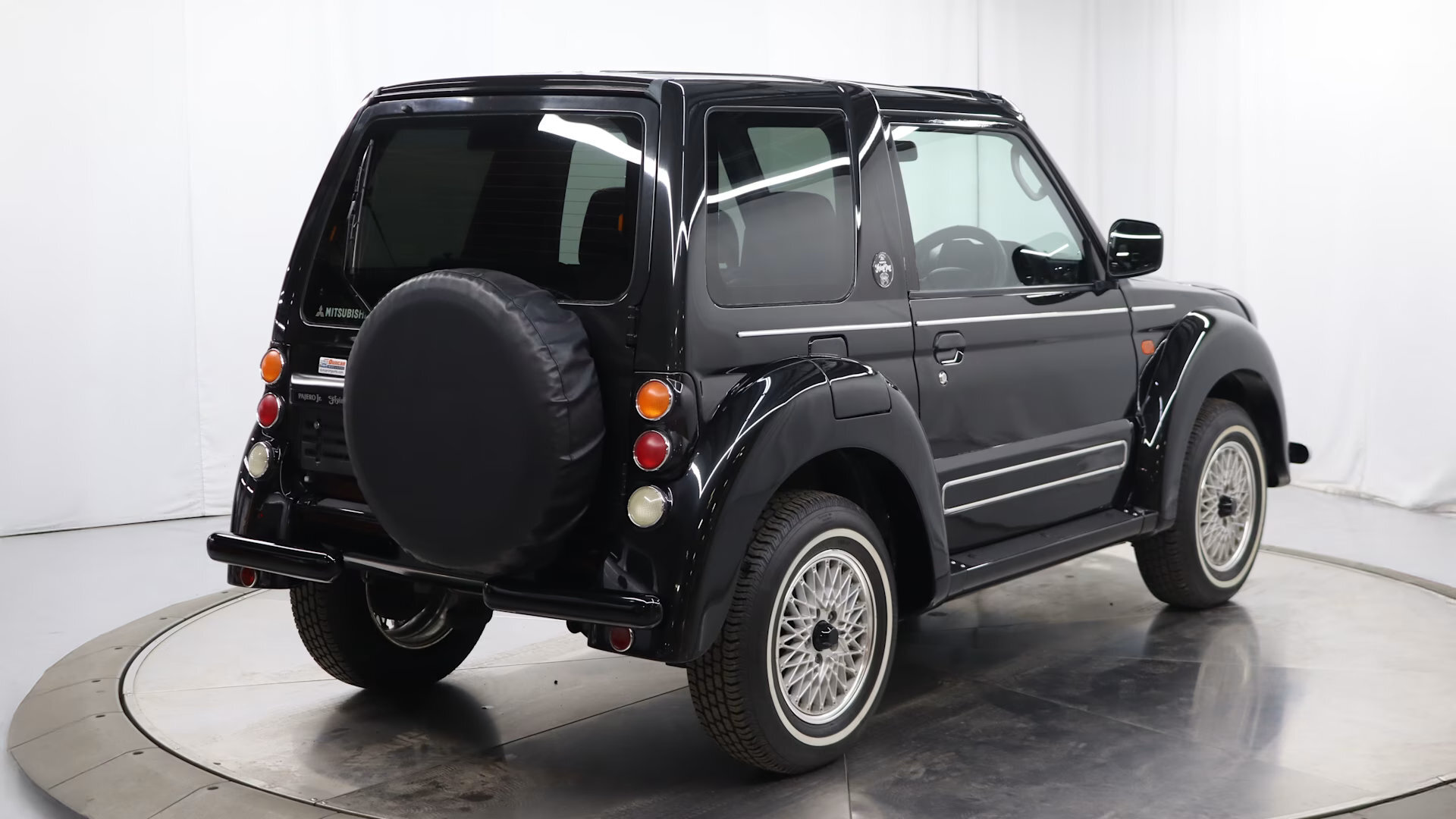 Mitsubishi Pajero Jr Flying Pug - 3_result