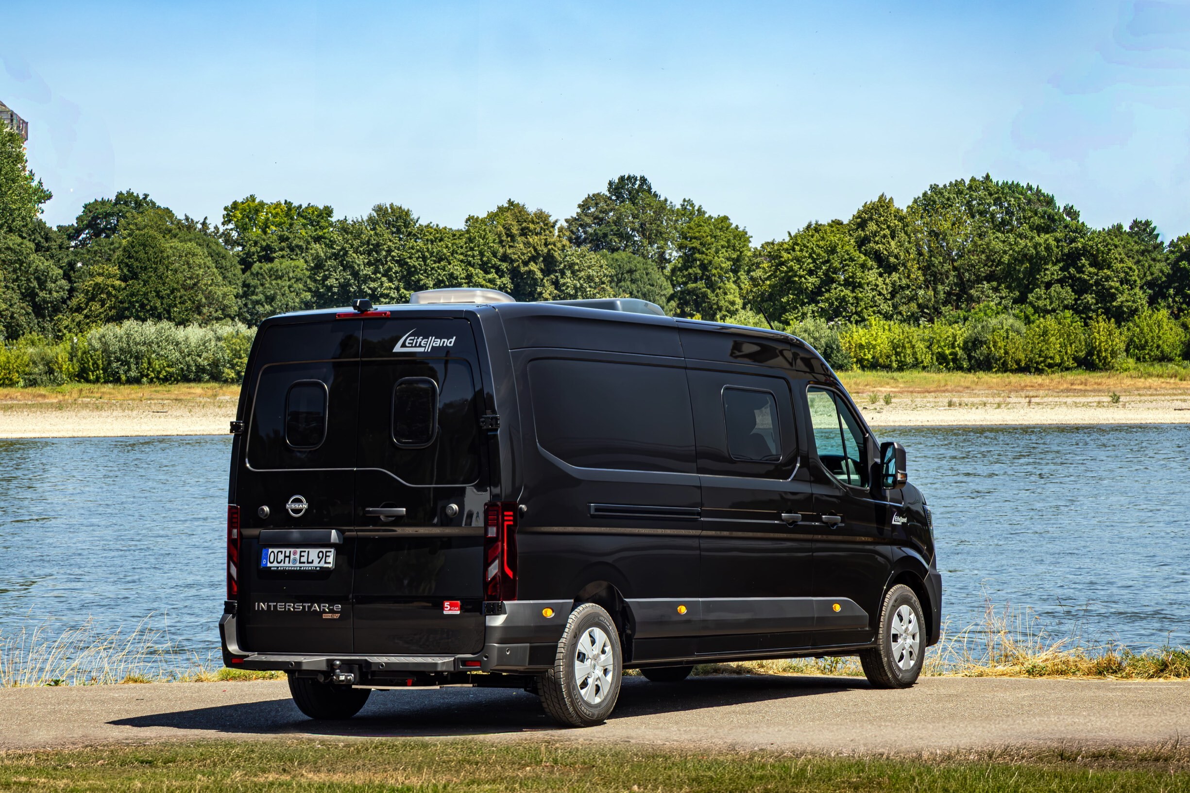 Interstar-e Relax outdoors Nissan Interstar-e Relax electric camper parked outdoors