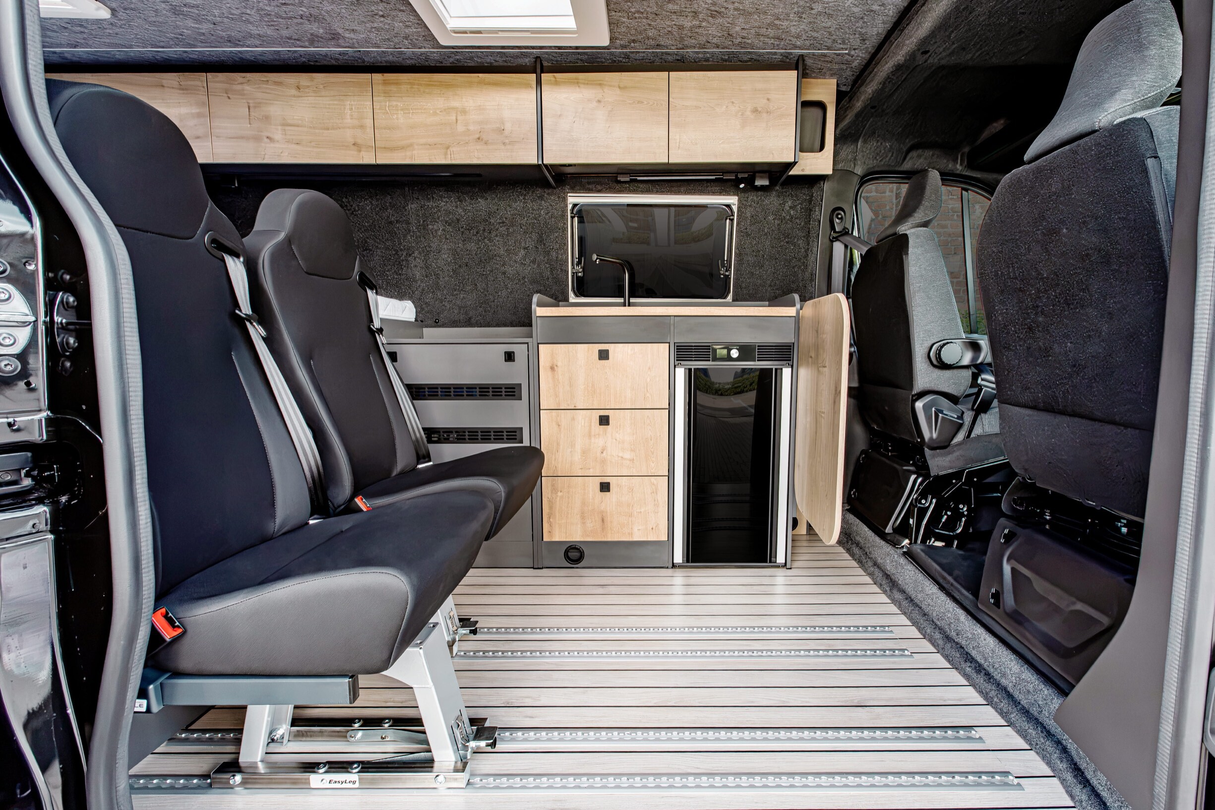 Interstar-e Relax interior Nissan Interstar-e Relax camper interior