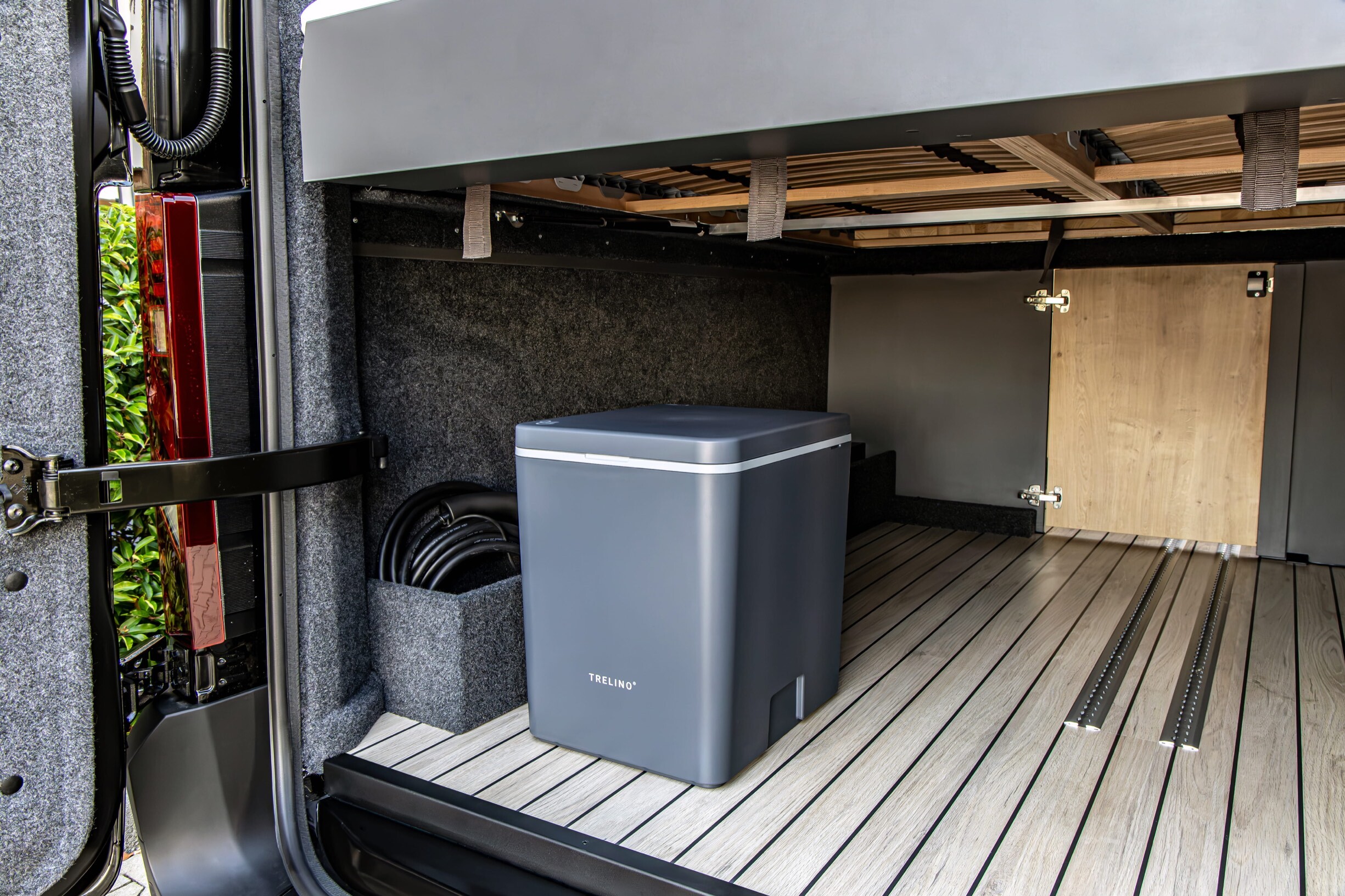 Interstar-e Relax refrigerator Nissan Interstar-e Relax refrigerator and kitchen