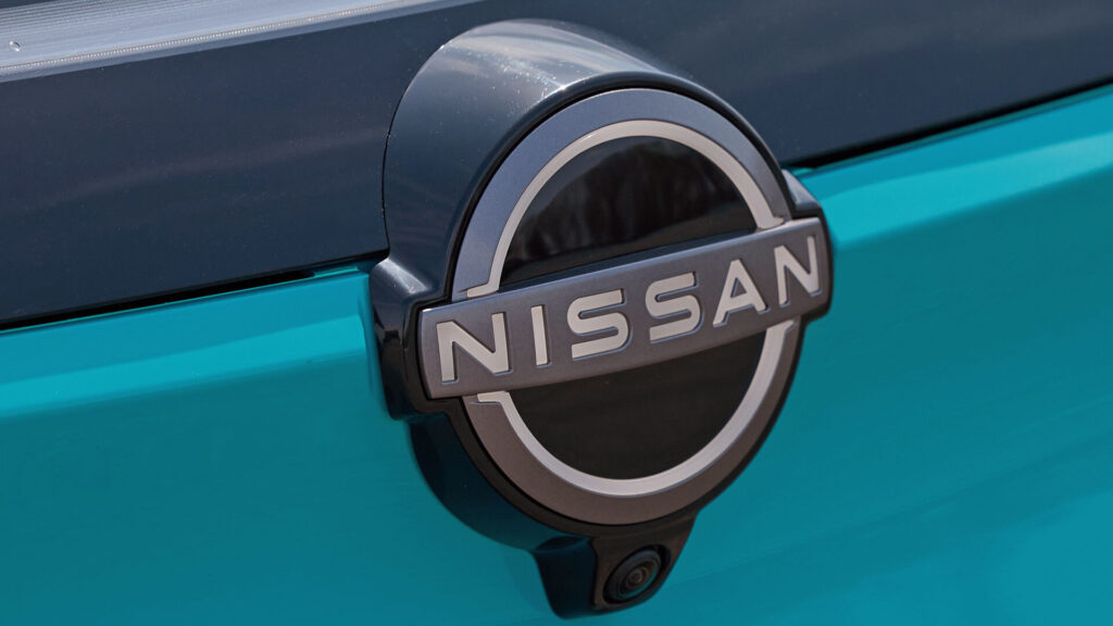  Nissan Z And Leaf Sales Stumble, But Crossovers Save Q2