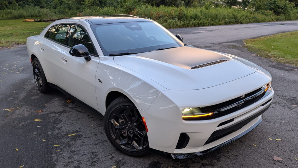  Dodge Is Paying Charger Buyers $10 For Every Horsepower Under The Hood