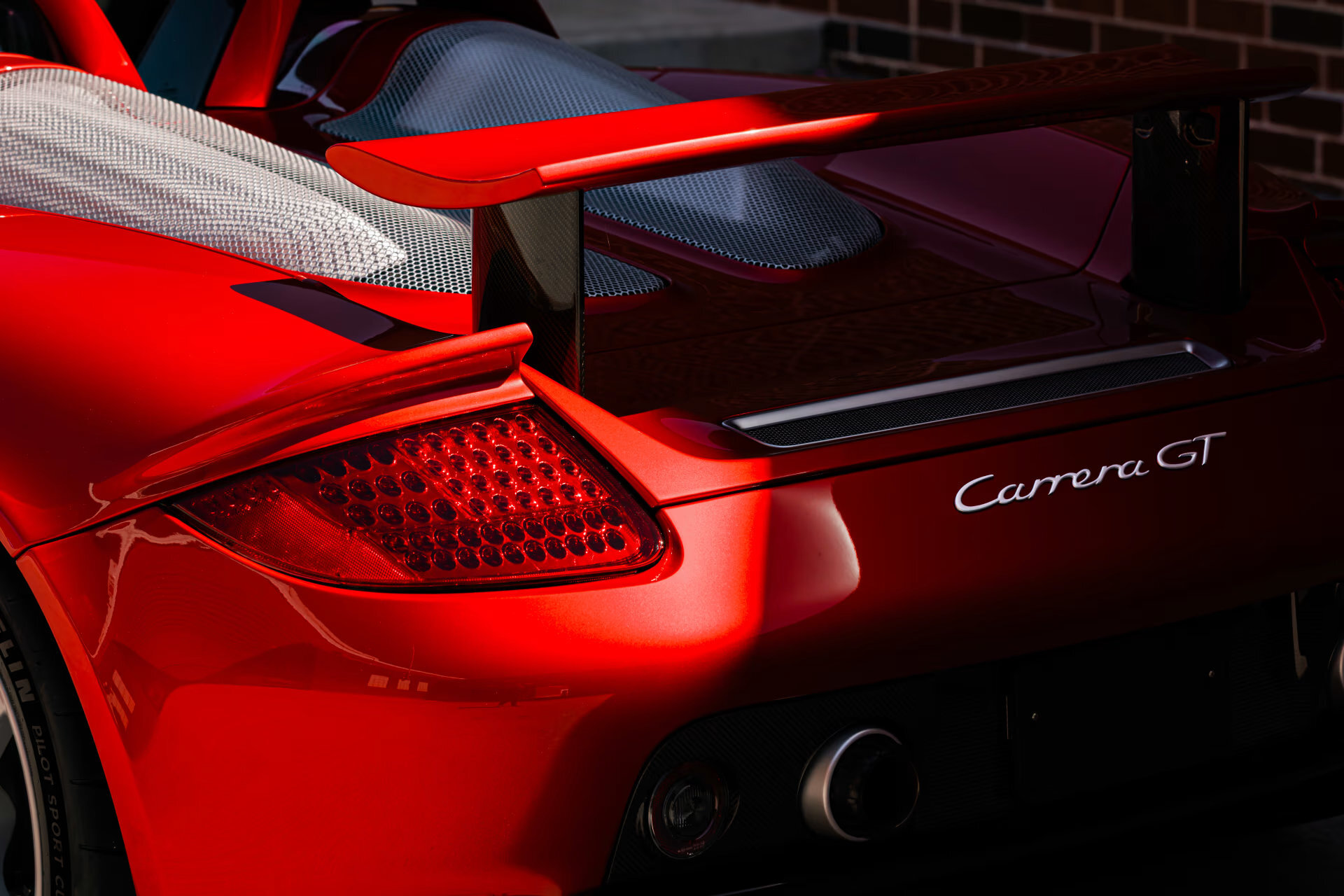 Porsche Carrera GT Ferrari Red - 13_result