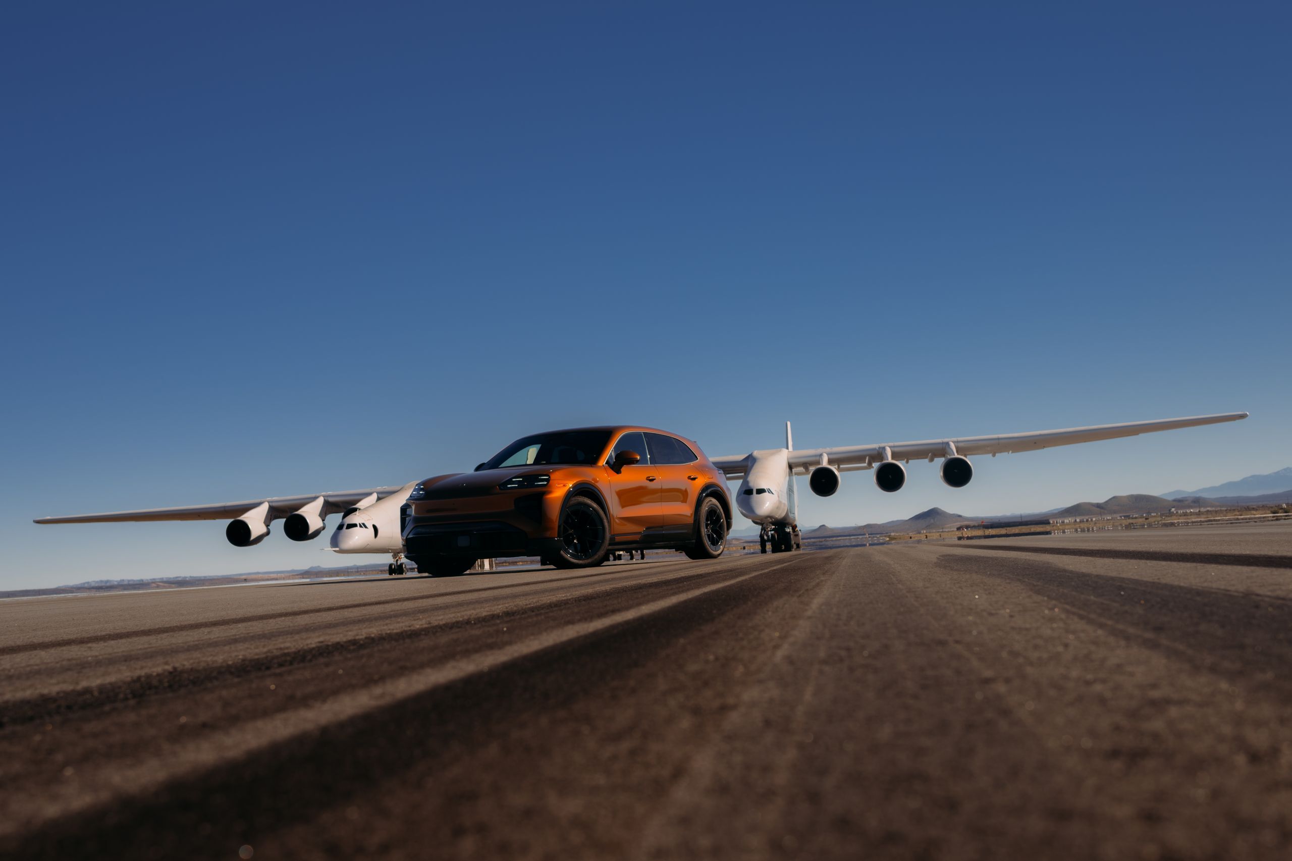 Porsche Cayenne Electric New - 15