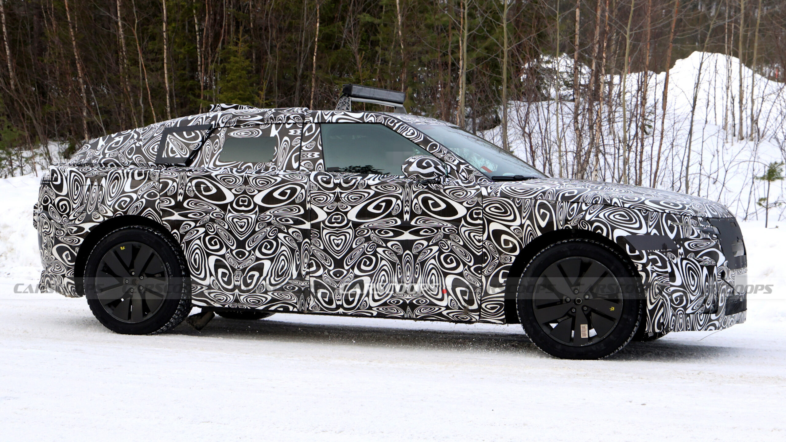 全新 Range Rover Velar 轉型轎跑，可能捨棄後車窗