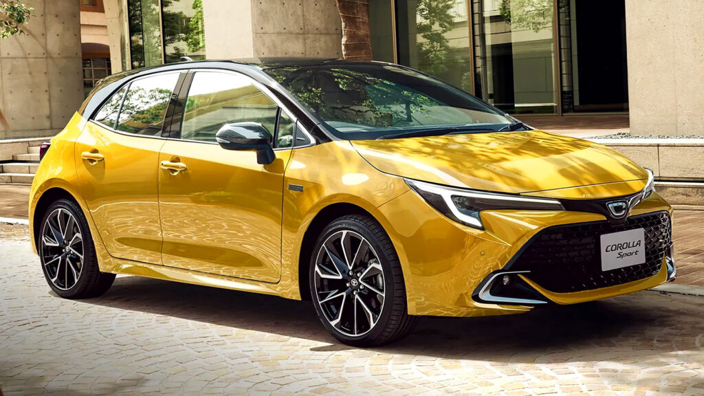  Toyota Gave The Corolla A Mustard Coat Because It Couldn’t Give It A New Face