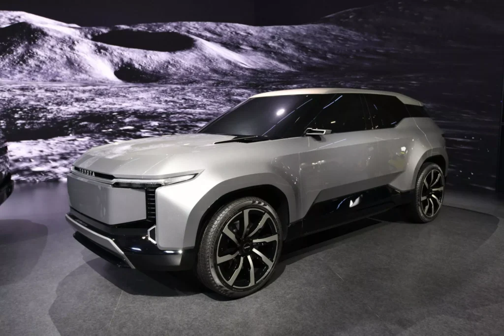  Mystery Prototype Could Be Toyota&rsquo;s New Land Cruiser EV Soft-Roader