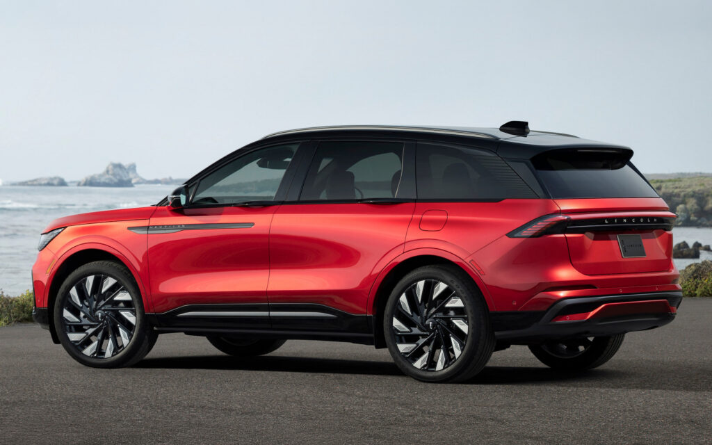  Ford Will Stop Importing Lincoln&rsquo;s Best-Seller From China And Build More In America, But Not Now