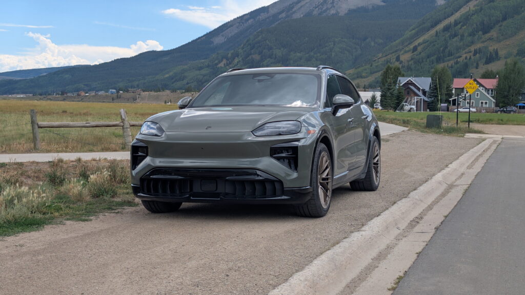  Porsche&rsquo;s 1,139-HP Cayenne Turbo Electric Is A Supercar In Family-SUV Clothing