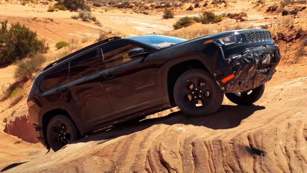  Jeep Cherokee Trailhawk Proves Its Off-Road Mettle In New Teaser Video