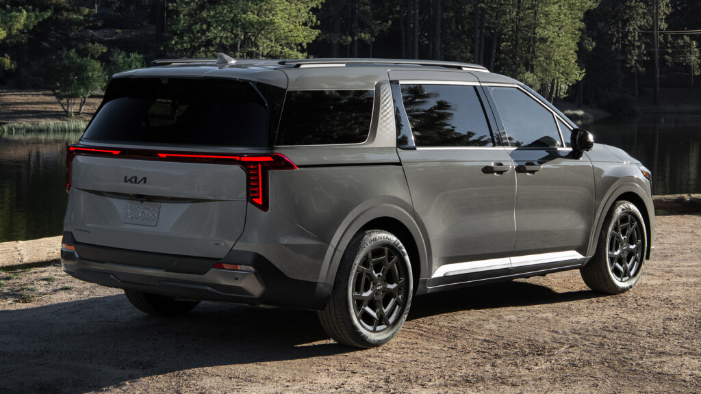  Kia Sold More Minivans Than Any July Before