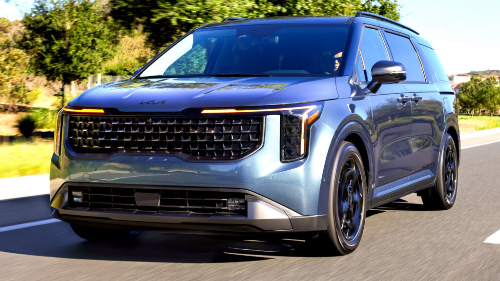  Kia Sold More Minivans Than Any July Before