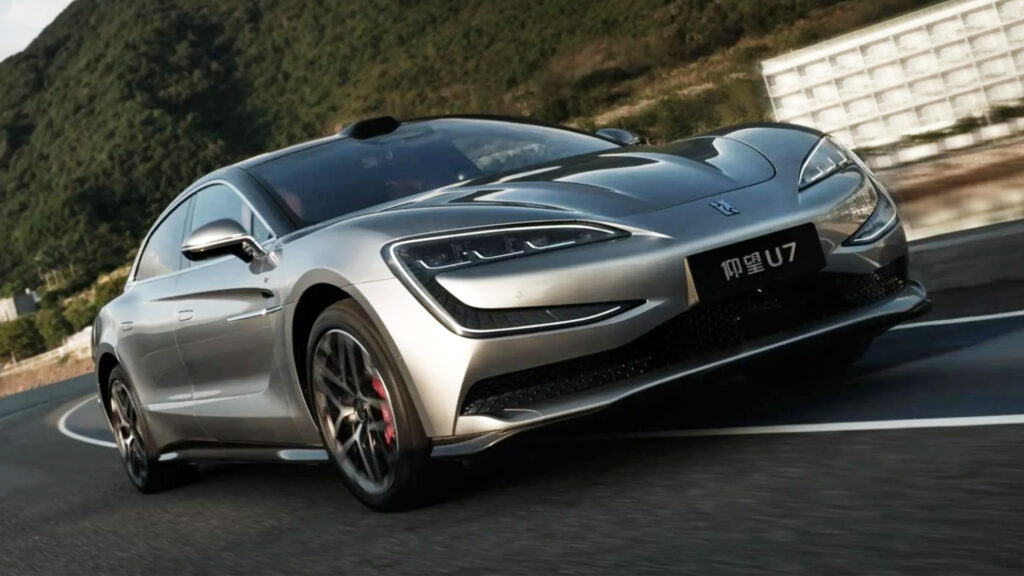  BYD Flash-Charged Its Luxury EV Over 350 Times In A Week Covering Nearly 19,000 Miles, Then Checked The Battery