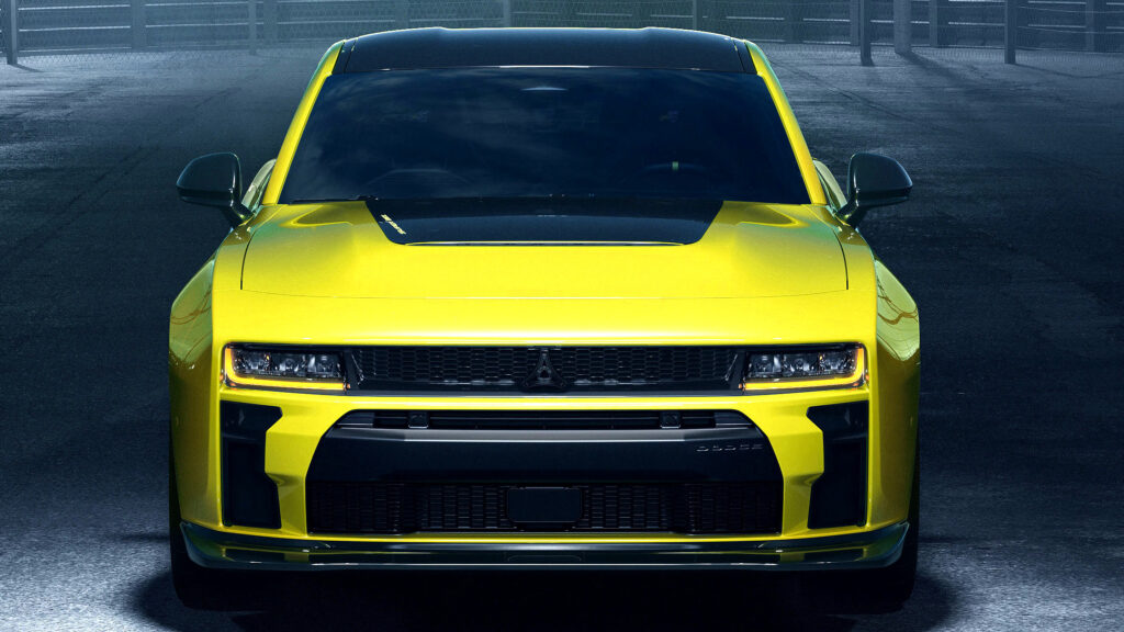  Dodge’s New Charger Super Bee Proves You Don’t Need A V8 To Beat A Hellcat To 60, Just Avoid The 1/4 Mile