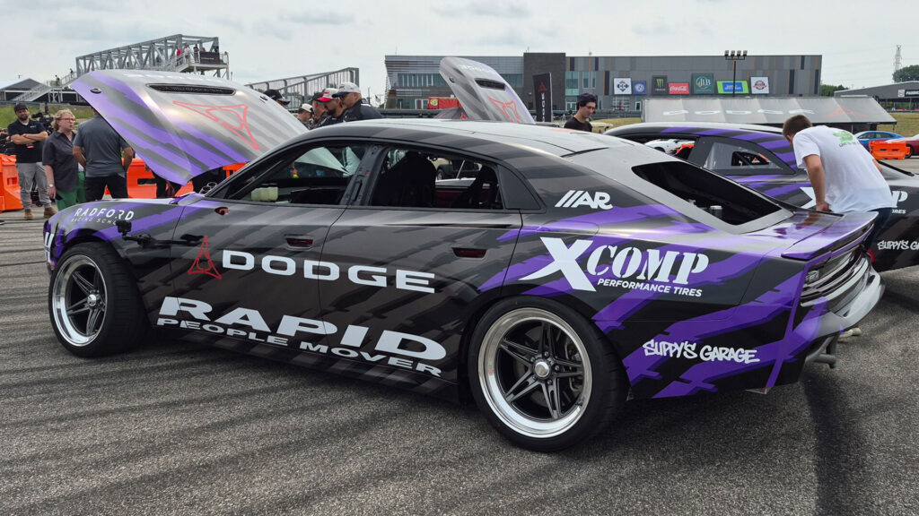  Charger Gets Its First Manual For Drifting, Durango Gets New Colors
