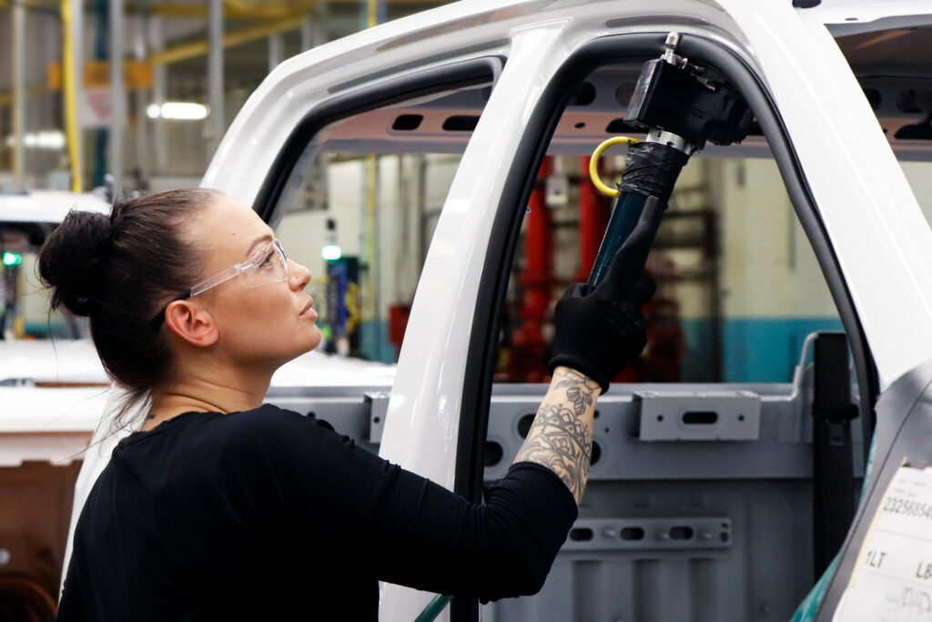  Unifor Approves GM Deal, Will Build-Next Gen Trucks In Canada