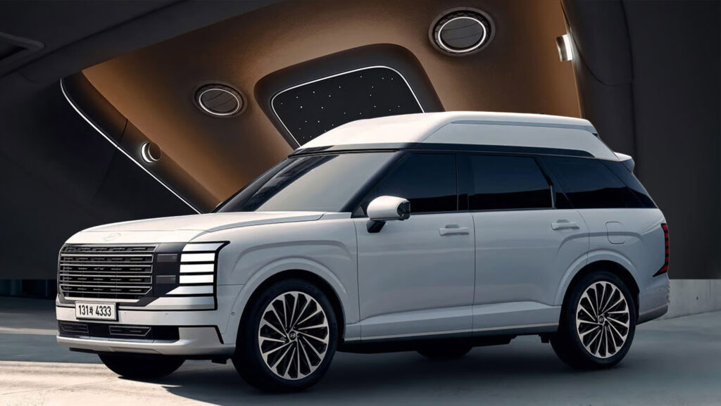  Hyundai Palisade High Roof Gives You Private Jet Headroom On A Budget