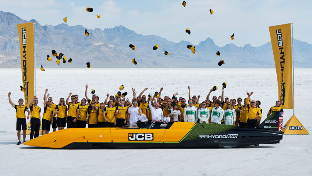  JCB Hydromax Sets New Land Speed Record Of 406 MPH