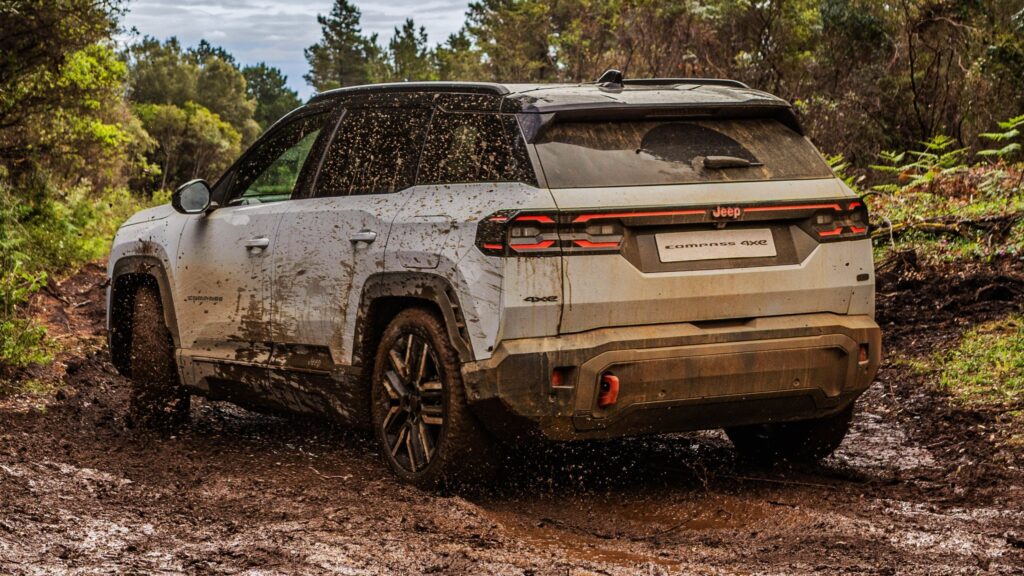  Jeep Reportedly Wants Another Compass That Could Phone China For Its Electric Tech
