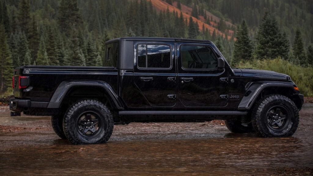  One Family&rsquo;s Gladiator Fire Case Hits Court As A Million-Jeep Recall Looms
