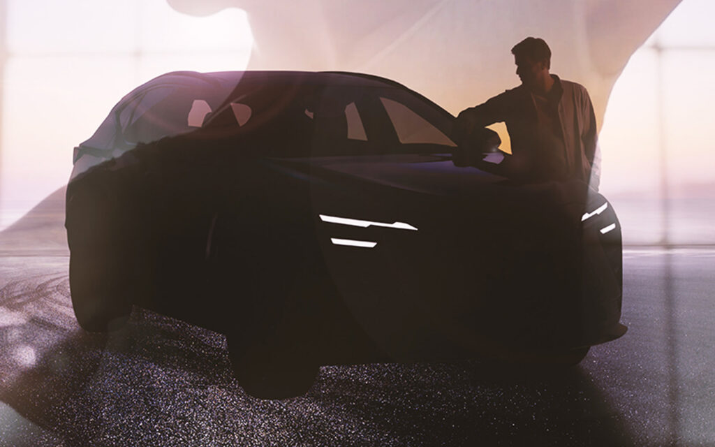  Lexus Hands Its Second Best-Seller The RX’s Face And The ES’s Wheel