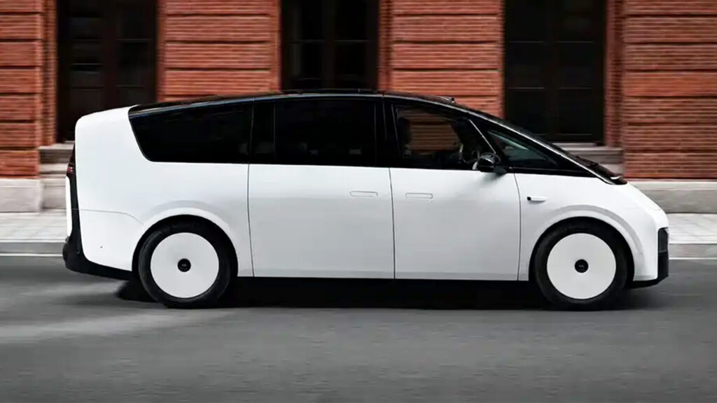  China&rsquo;s Wackiest Electric Minivan Is Getting Another Update