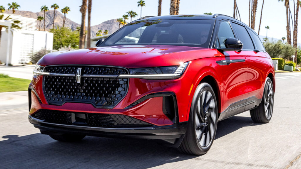  Ford Will Stop Importing Lincoln’s Best-Seller From China And Build More In America, But Not Now