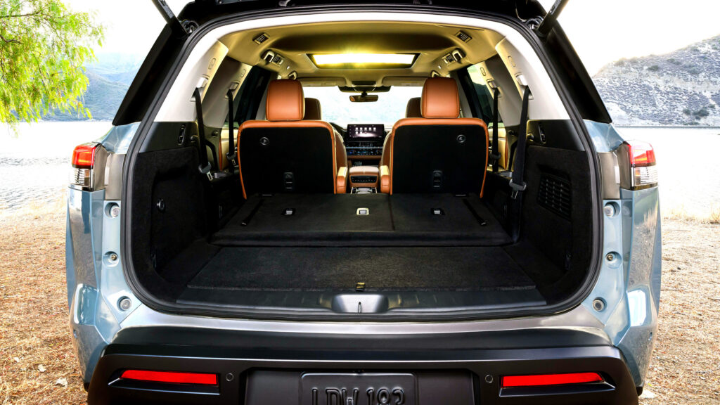  A Plate Reader Found Lapsed Insurance, The Cop Found 11 People Crammed In His Pathfinder