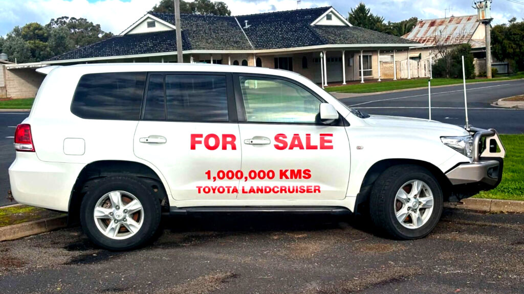  He Drove His Land Cruiser V8 To 999,999 Km, Then Left The Last One To The Next Buyer