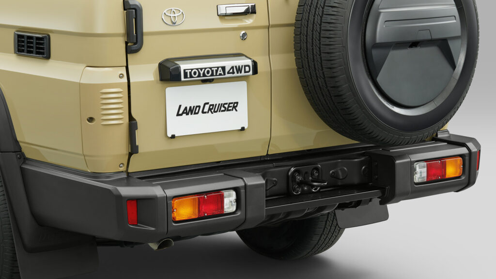  There&rsquo;s A Reason Why Japan&rsquo;s Land Cruiser 70 Covers Up Its Taillights
