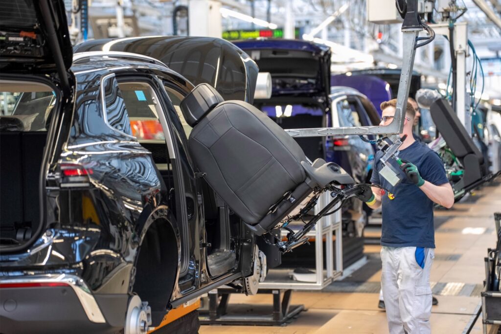  VW Employs 60% More People Than Toyota To Build Fewer Cars