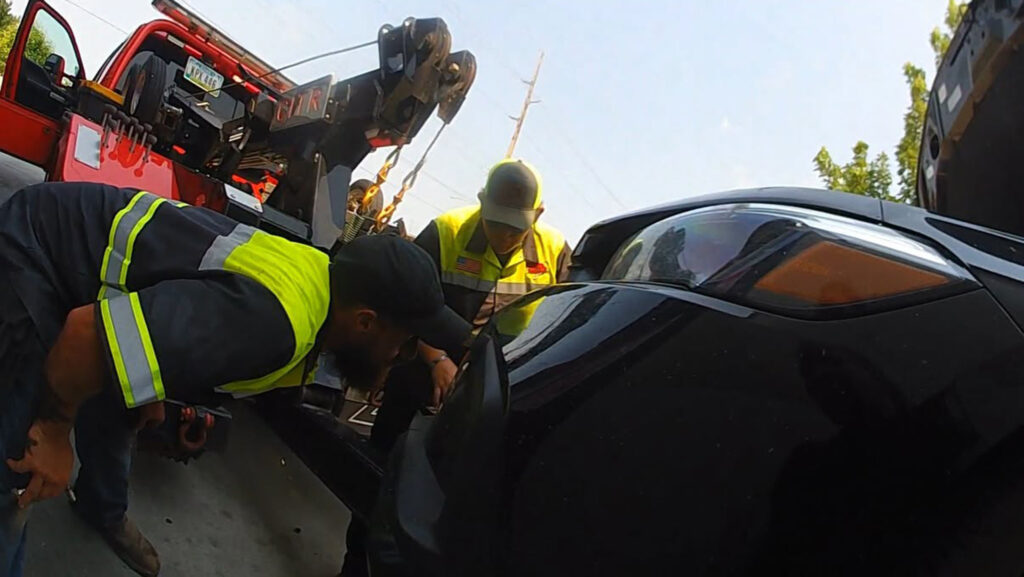  Tow Truck Drivers Dismantle Honda At Drive-Through To Save Trapped Kitten