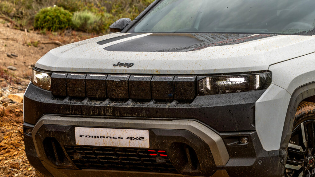  Jeep Reportedly Wants Another Compass That Could Phone China For Its Electric Tech