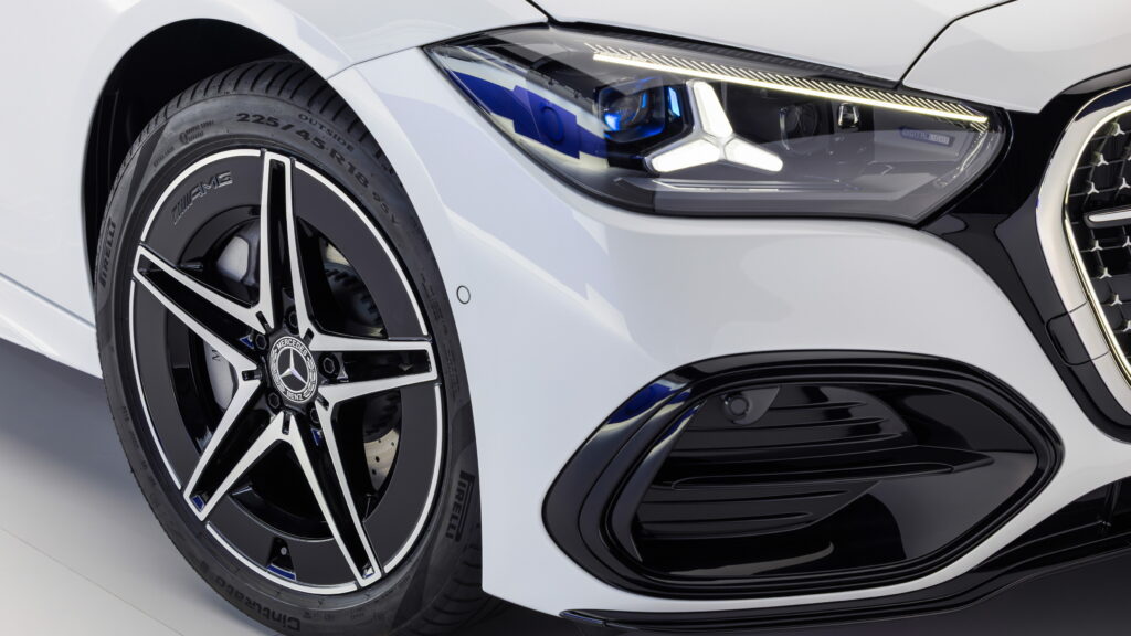  Mercedes Gives The Gas C-Class A Bigger Overhaul Than Its New Grille Lets On