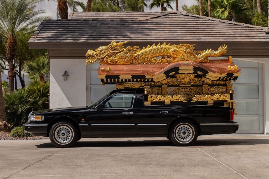  We Bet You&rsquo;ve Never Seen A Lincoln Town Car Like This Before
