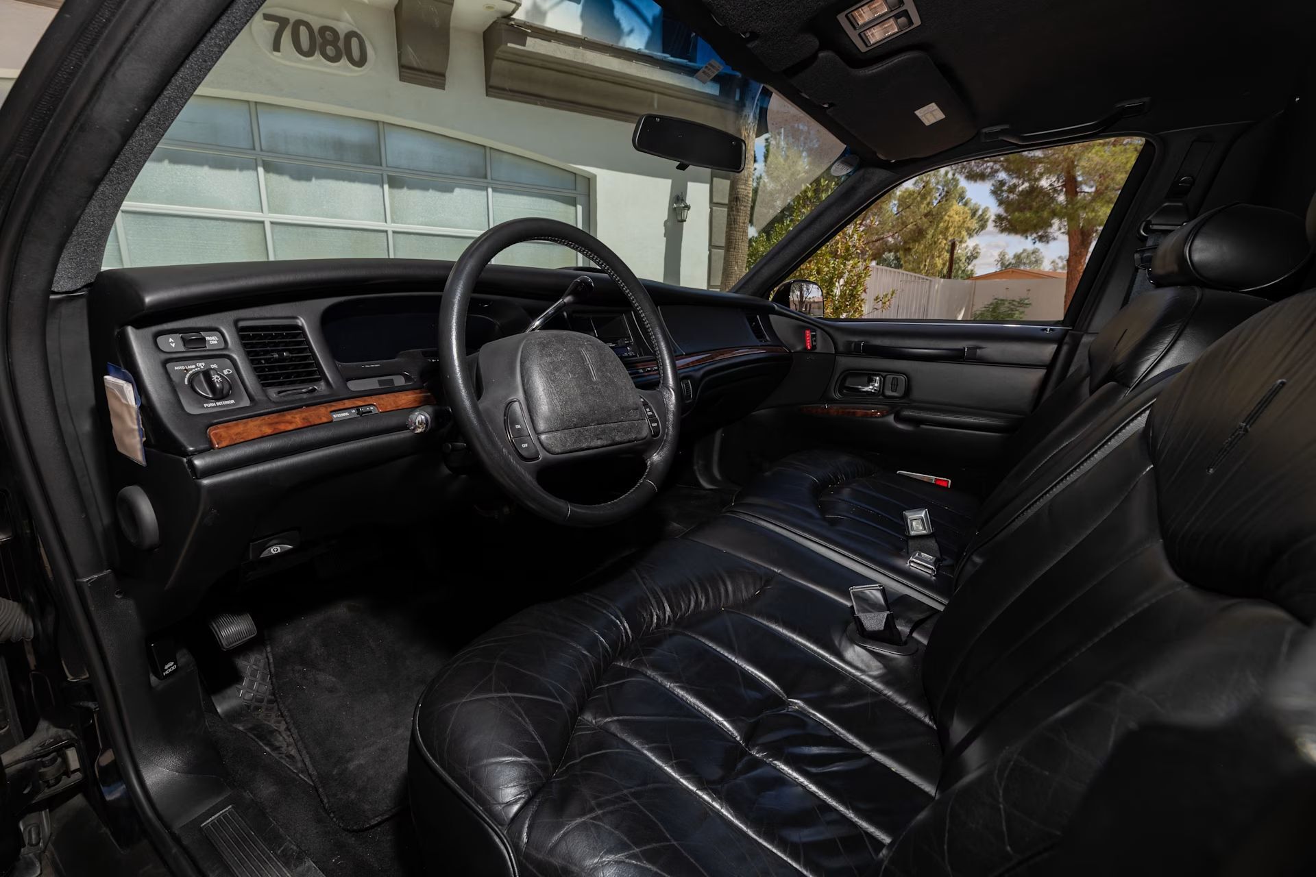 1997 Lincoln Town Car Hearse - 22_result22